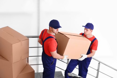 Local moving transport solution for homes and small businesses in Roehampton