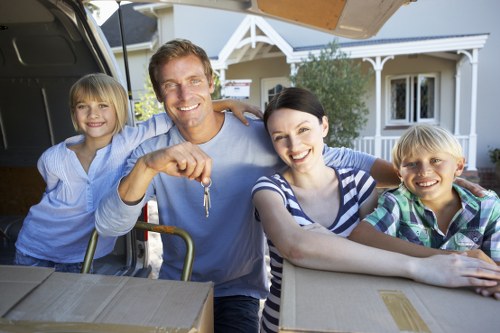 Local moving assistance for flats and homes in Roehampton