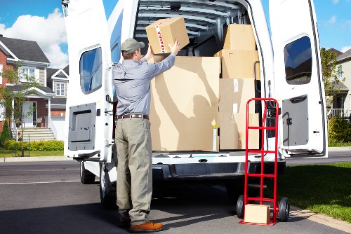 Residential and commercial packing and unpacking services in Roehampton